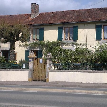 مبيت وإفطار Bouresse La Maison Jaune المظهر الخارجي الصورة